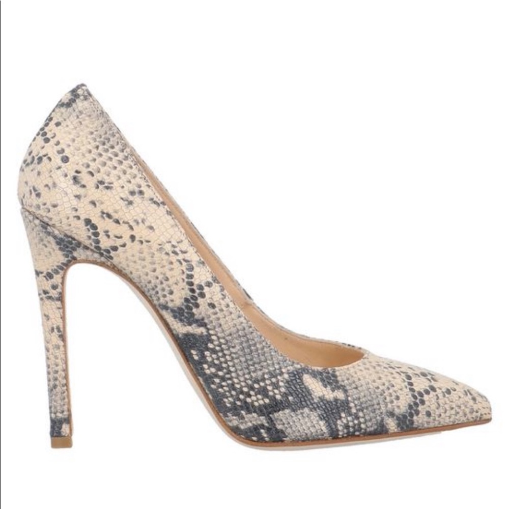 Soft leather , snakeskin print , stiletto hill